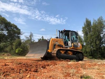 感謝客戶選購 CASE  1150L推土機，FPT工業發動機具有強大的低下扭矩特性，必能幫助客戶提高工作效率。