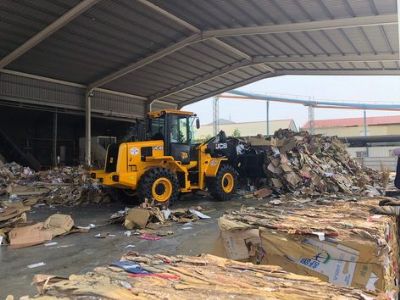 感謝客戶選購 JCB 422ZX 輪型鏟裝機，工作效能快又好