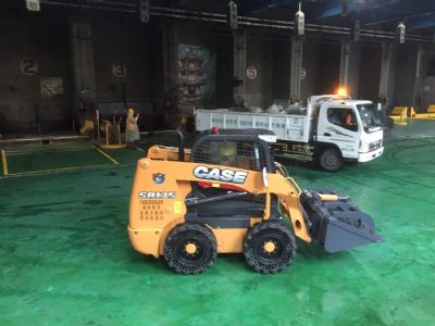 感謝客戶，採購CASE SR175鏟裝機，作業多樣化，功能多選擇。