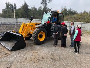 感謝客戶選購 JCB  Telescopic  Handler多功能作業車，大臂設計一體成形，穩固又強壯，任何作業都可運用自如。