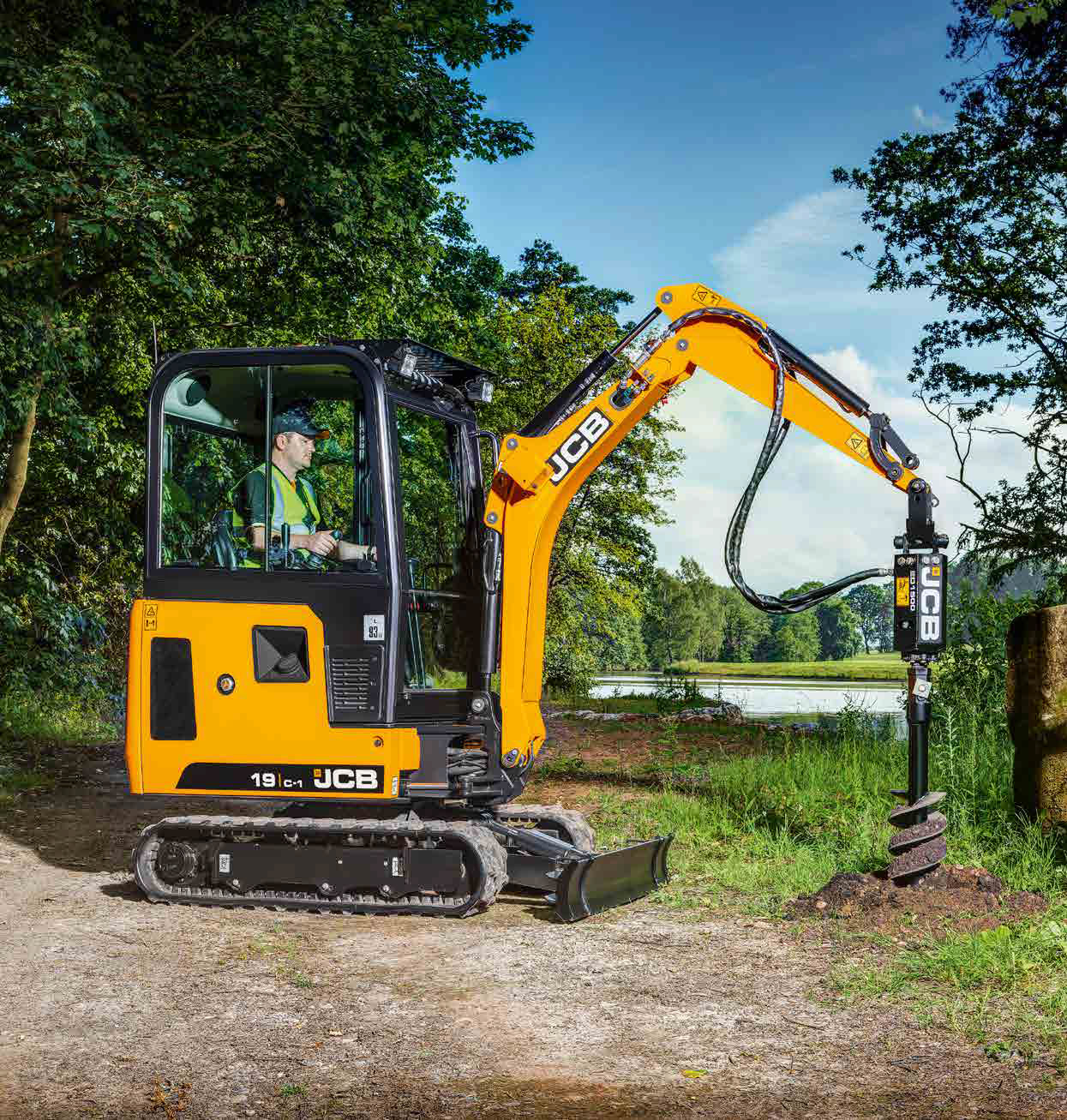 JCB-18Z-1-迷你型履帶式挖土機-1.8噸小怪手-安竣股份